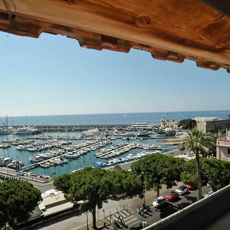 아파트 Maison Du Port Vieux