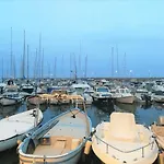 Maison Du Port Vieux * 圣雷默