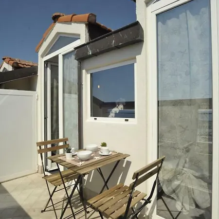 Maison Du Port Vieux Apartment