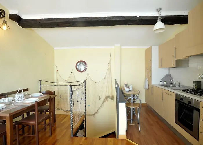 Maison Du Port Vieux * Sanremo